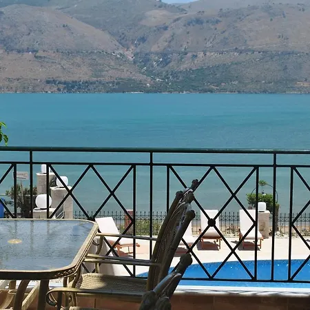 Апарт-отель Lazaratos 2*