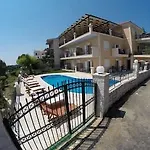 Lazaratos Aparthotel