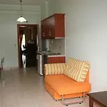 Lazaratos Aparthotel