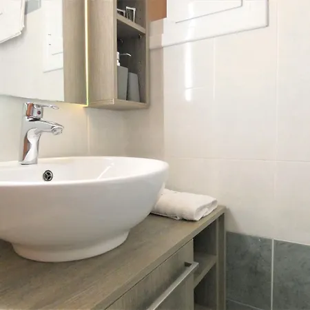Aparthotel Lazaratos Kouvalata