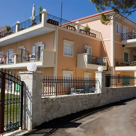 Appart hôtel Lazaratos 2*