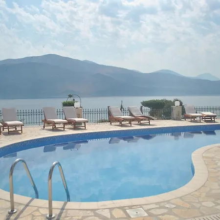 Appart hôtel Lazaratos Kouvalata