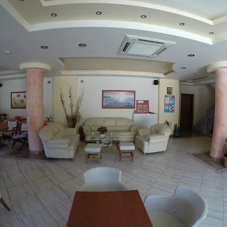 Lazaratos Appart hôtel Kouvalata