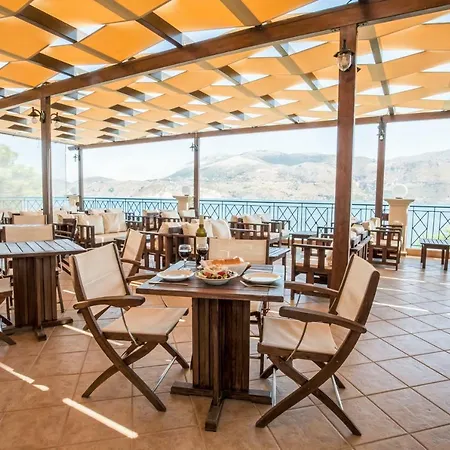 Lazaratos Hotel de apartamente Kouvalata