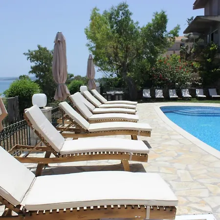 Appart hôtel Lazaratos 2*