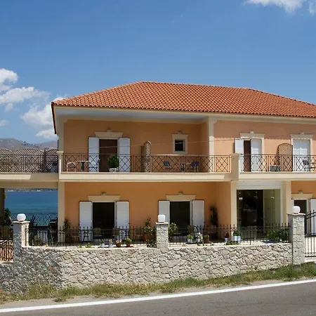 Lazaratos Appart hôtel Kouvalata