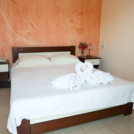 Lazaratos Appart hôtel Kouvalata